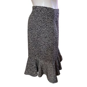 Garfield & Marks Veronica Tweed Wool Skirt Size 6 Fits more like an 8